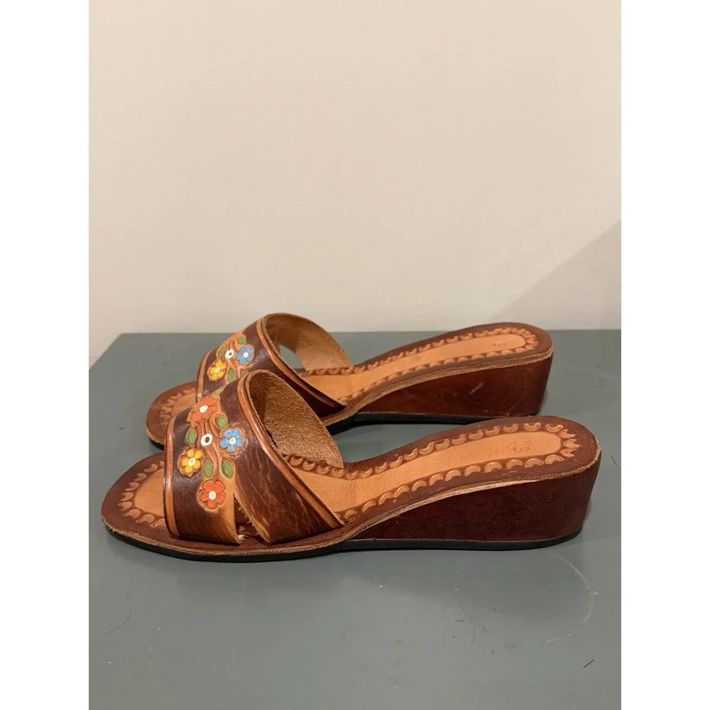 Vintage 70s Artisan Crafted Mexican Leather Sandals Painted Floral Wedge Size 9